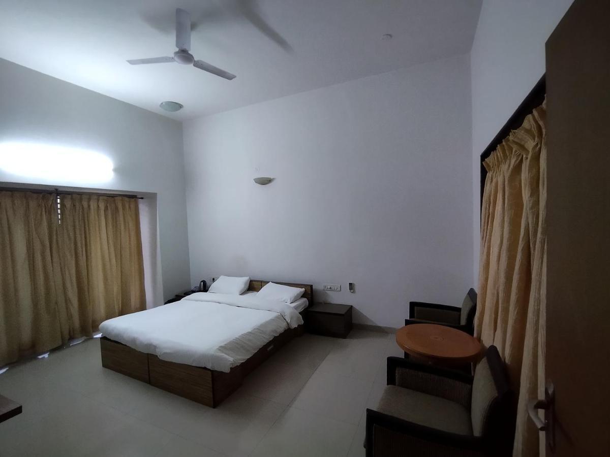 Savana Lake Resort Nashik Εξωτερικό φωτογραφία