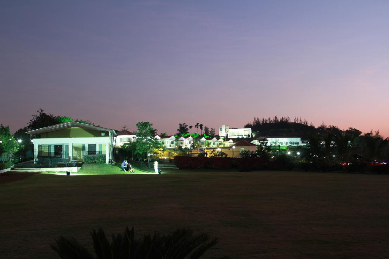 Savana Lake Resort Nashik Εξωτερικό φωτογραφία